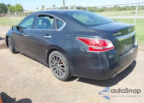 2015 Nissan Altima 2.5 S z USA, uszkodzony, nr VIN 1N4AL3AP3FN865233